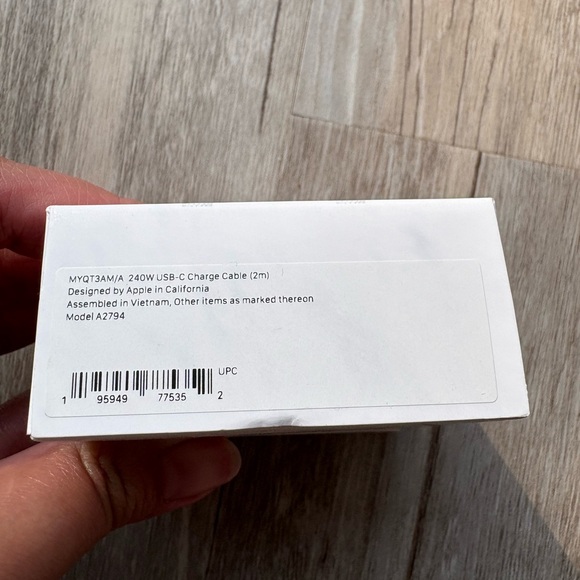 Apple USB-C Charge Cable 240 W 2M Length, Model: A2794, MYQT3AM/A - Picture 2 of 9